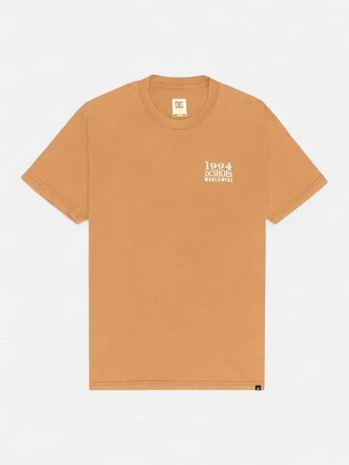 Remera DC Line Up Marrón